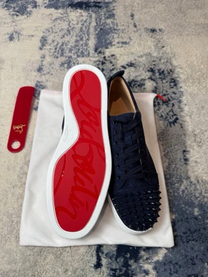 Loubs skor - -