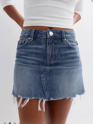 Jeanskjol gina - Helt oanvänd med prislapp kvar, storlek 34, helt slutsåld
