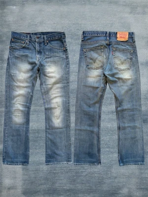 *Bootcut* Levi’s 507 - Ett par extremt snygga Levi’s jeans med en trevlig wash! Modellen kallas 507 och sitter med bootcut! Storlek 29/32, utgå från måtten på sista bilden! Hör av dig vid frågor! 