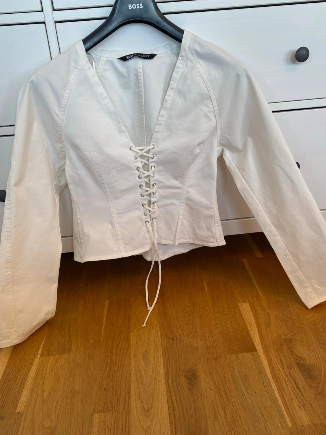 Vit snörad blus från Zara - 2