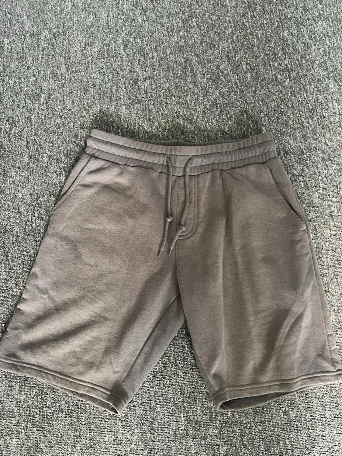 Grå sweatshorts från FSBN