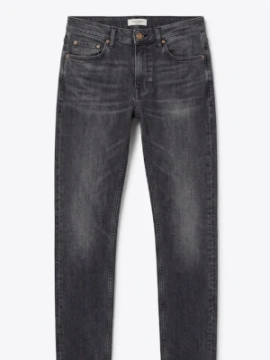 Mörkgrå jeans från Tiger of Sweden - Snygga mörkgrå jeans från Tiger of Sweden med klassisk femficksmodell och raka ben. Jeansen har en diskret tvättad look och patch med logga bak i midjan. Tillverkade i bomull med en stilren och tidlös design.