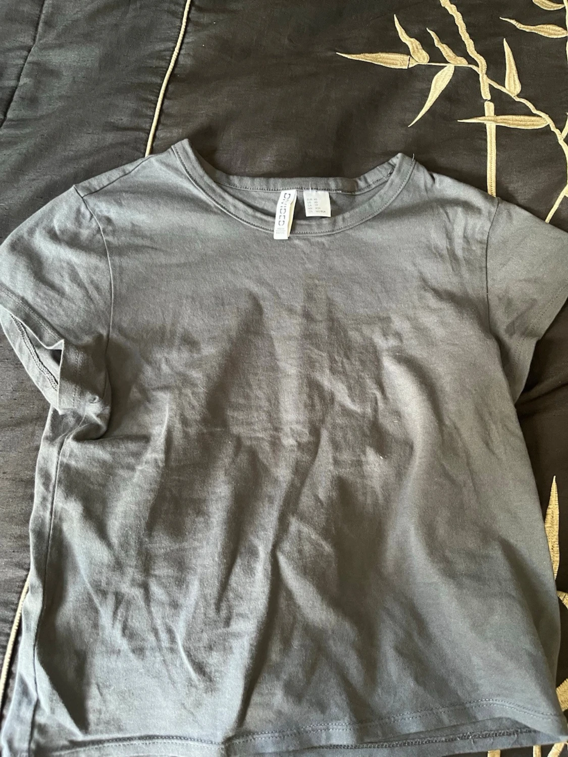 Grå basic t-shirt