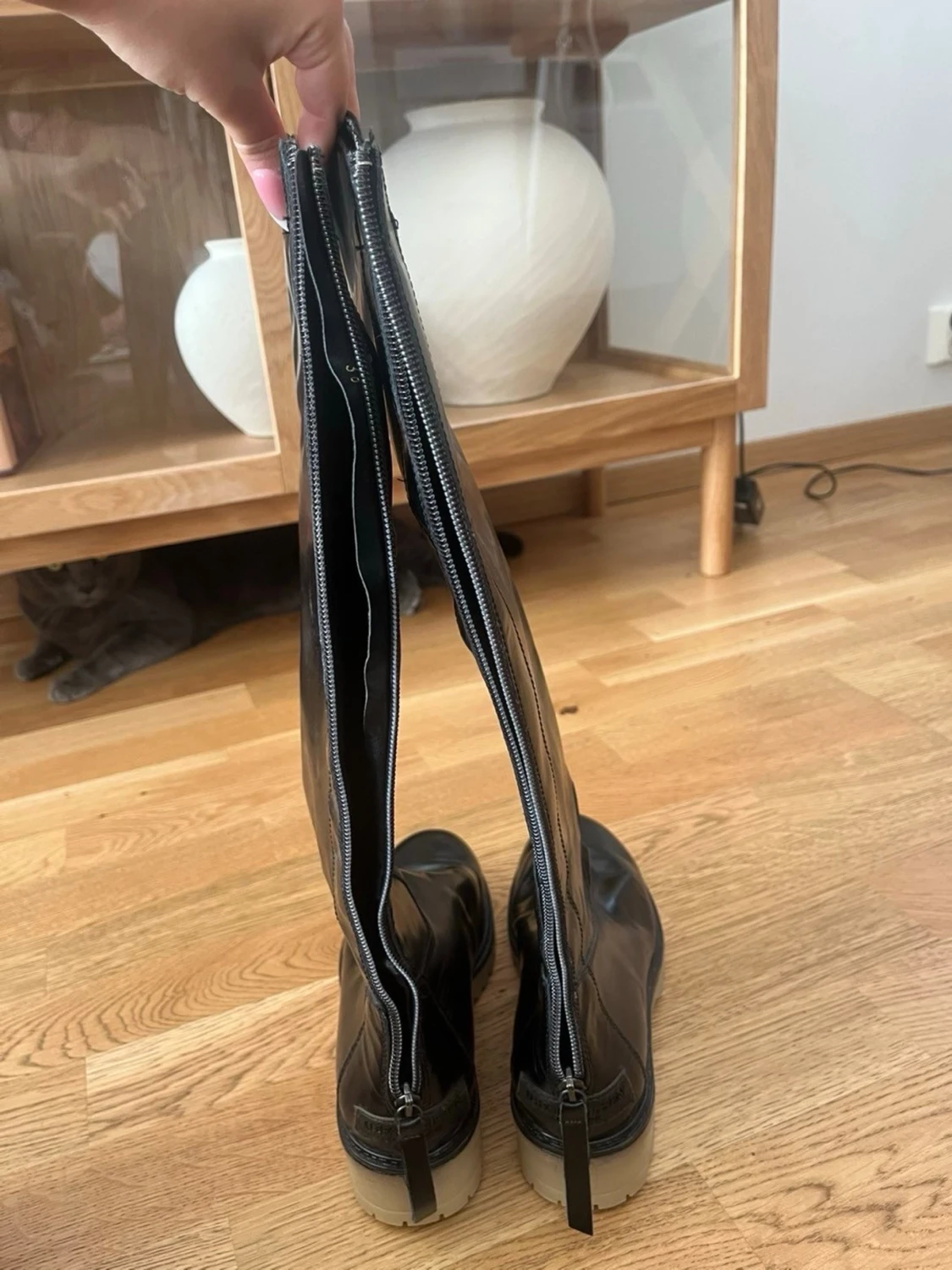 Svarta höga stövlar med grov sula - 4