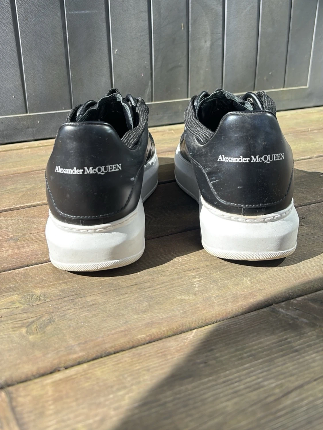 Svarta Alexander McQueen sneakers - 1