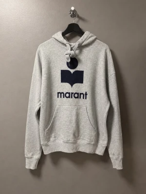 Isabel Marant Hoodie  - ‼️VI TAR EJ BYTEN ‼️ Isabel Marant Hoodie  | Skick: 9/10 | Storlek S | Fraktar inom 24H efter köp på köparens bekostnad 📦💨 | Hör av dig vid minsta fråga eller fundering 💭 