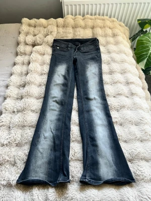 Weekday jeans  - Lågmidjade weekday jeans, 25/32 