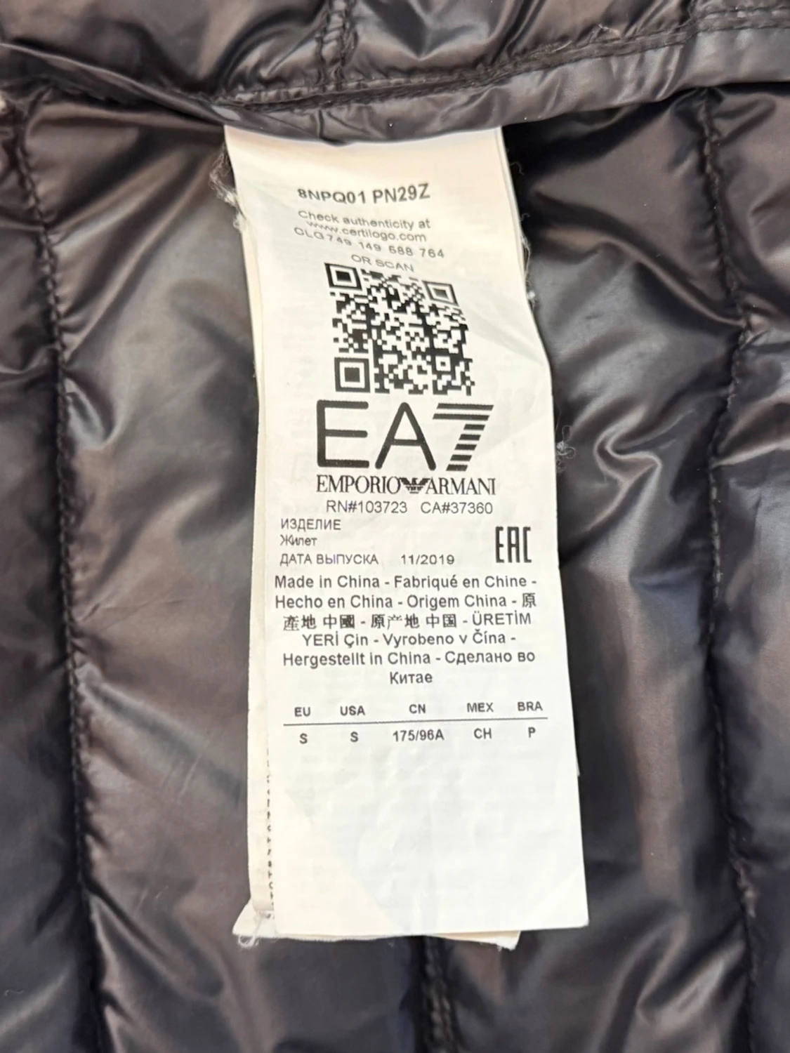 Äkta svart dunväst från EA7 Emporio Armani - 1