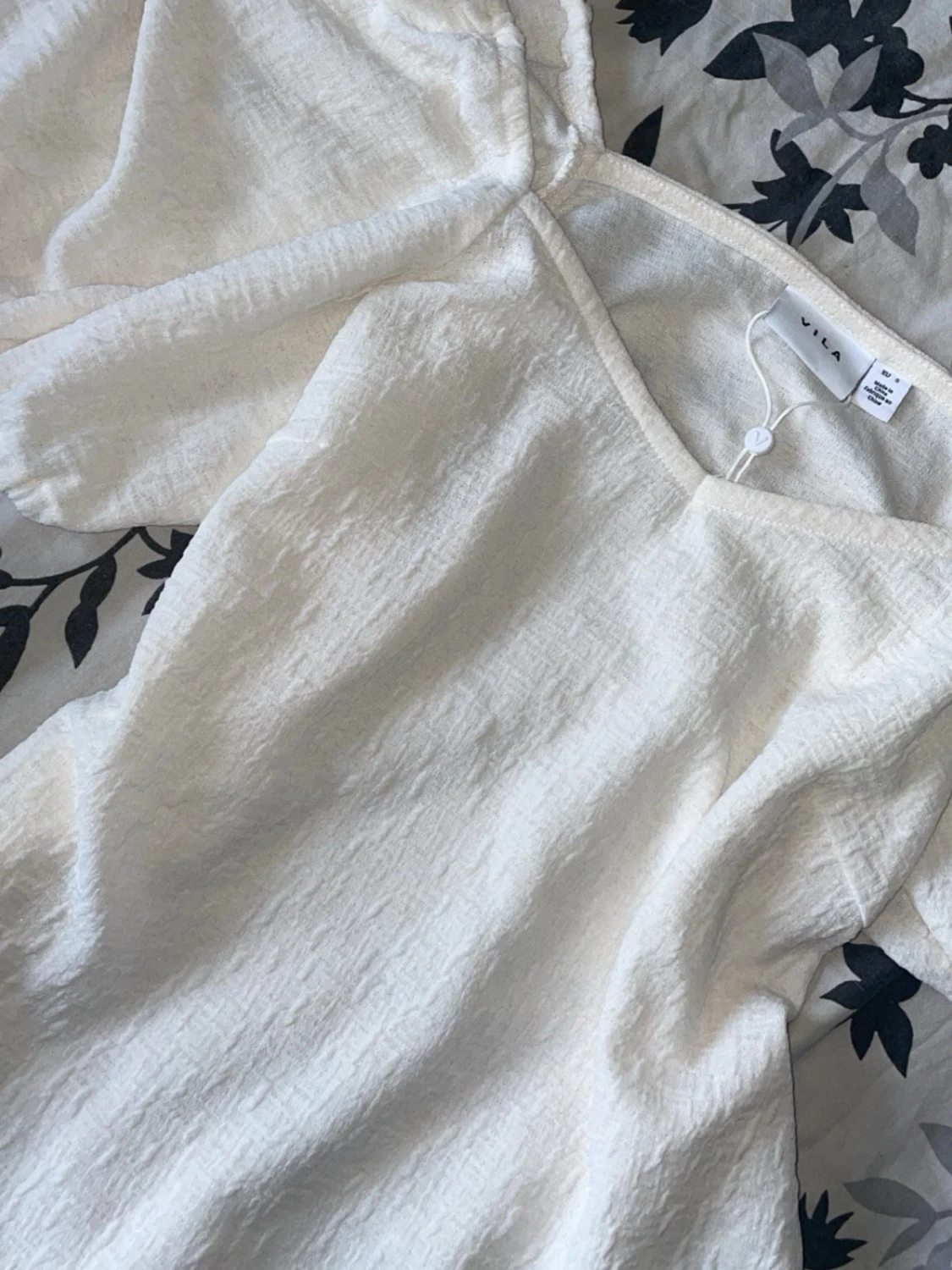Vit blus med puffärm från NA-KD - 3