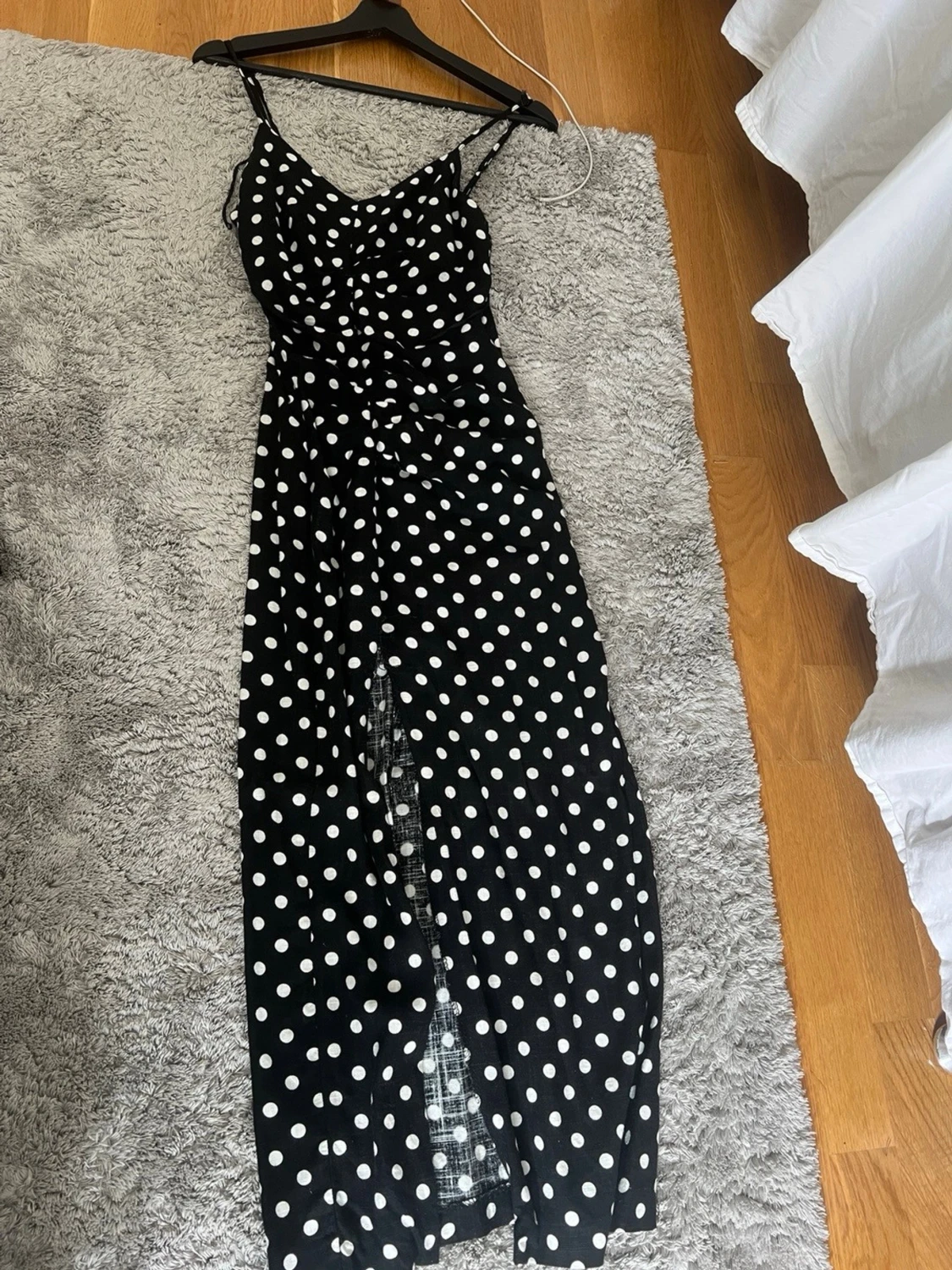 Prickig Zara klänning  - 1