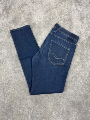 Replay jeans  - Ett par riktigt snygga jeans från Replay i storlek W34 L32 i modellen Anbbas 