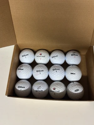 Wilson mix. A/B klass  - Wilson mix A/B klass. Mycket prisvärt paket för alla Wilson älskare! Ytterst små märken nån liten liten gulning eller nåt litet märke (mindre än en nyckelpiga)