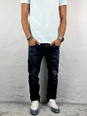 Replay jeans  - Ett par riktigt snygga jeans från Replay i storlek W29 L30 i modellen Ronas