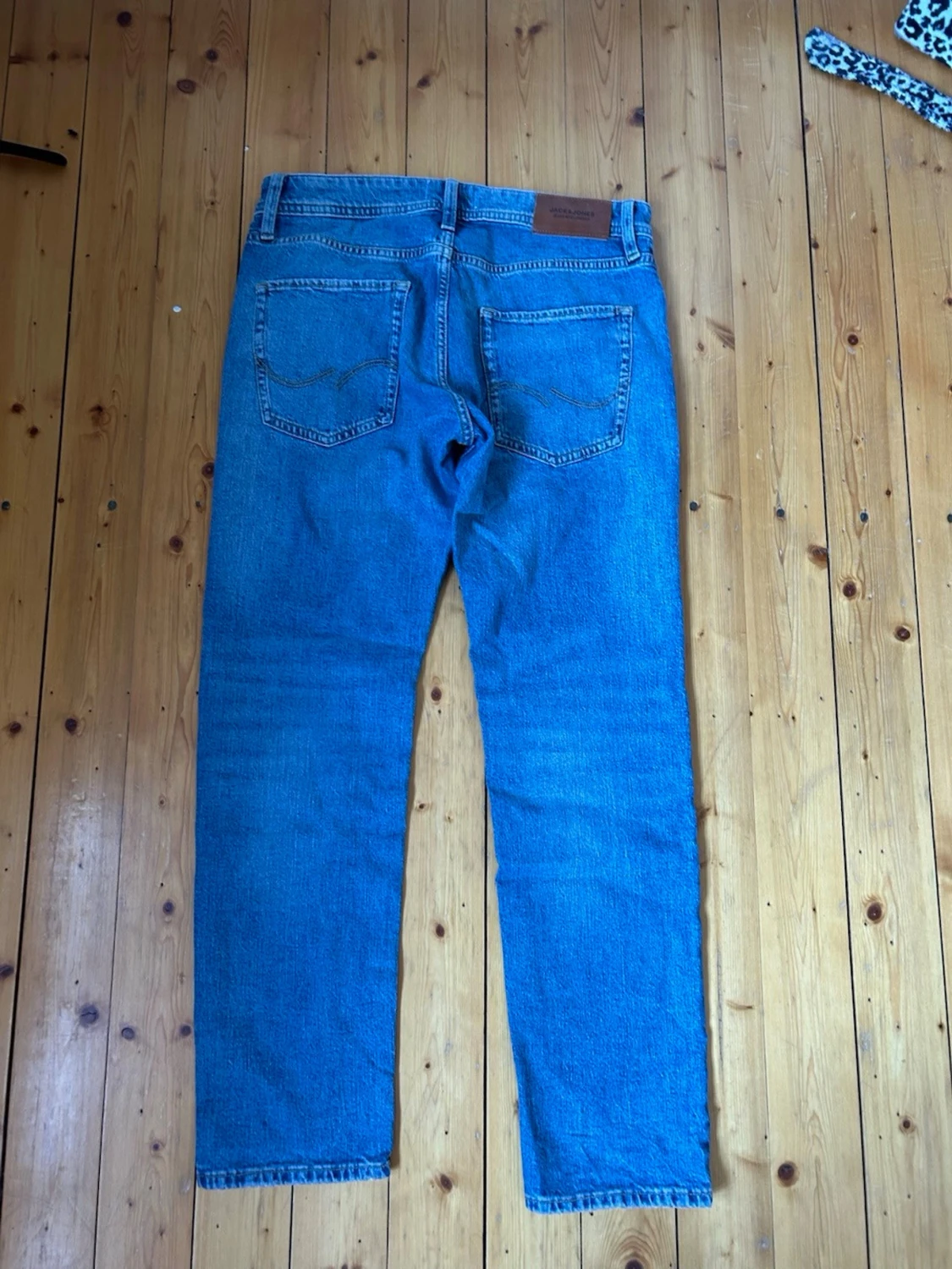 Blå raka jeans med klassisk passform - 1