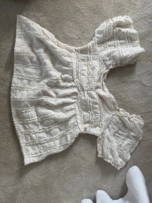 Blus  - Säljer en jättefin blus som är perfekt till alla tillfällen!!!🥰🥰