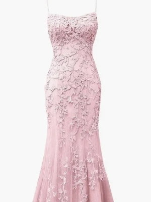 Balklänning rosa - Säljer en rosa balklänning från Hebeos. Aldrig använd för hittade en som jag tyckte om bättre i stilen. 