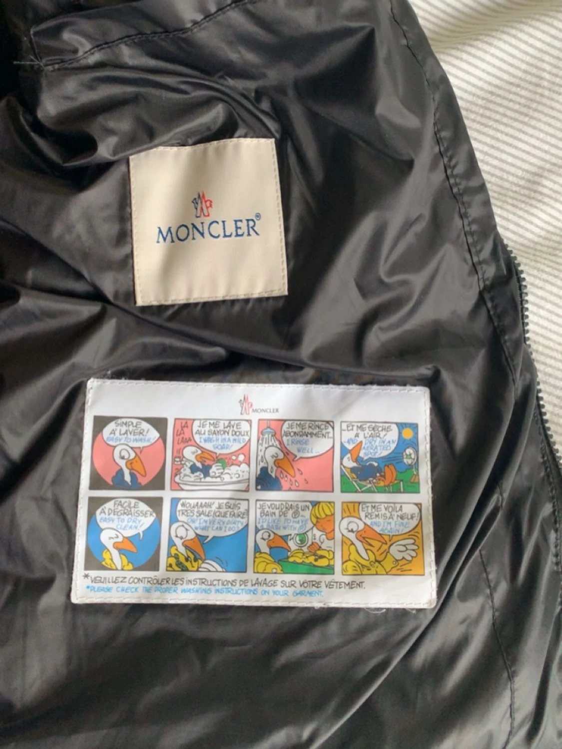 Svart pufferjacka från Moncler - 2