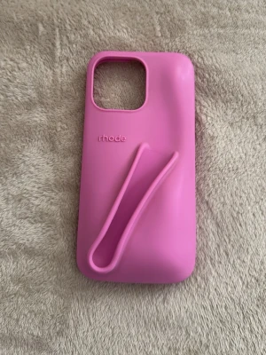 rhode phone case  - 14-15 pro max ingen läppstift kommer inte sälja för 
