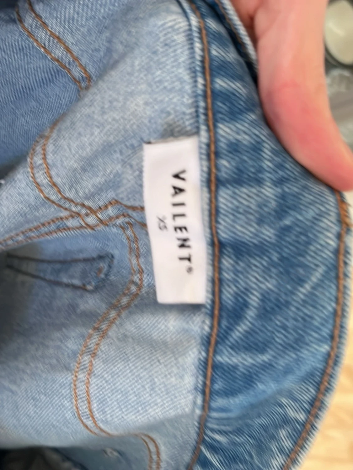 Ljusblå raka jeans från Weekday - 2