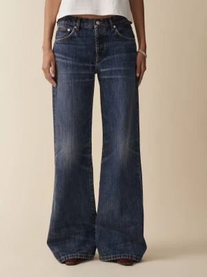 BYTA STORLEK - Hej har ett par jeanerica Kyoto jeans i mörkblått som jag önskar byta mot en storlek större! Mina är i 25/34 och jag önskar byta mot ett par i 26/34! Skriva gärna om ni vill byta - i stort sätt oanvända 