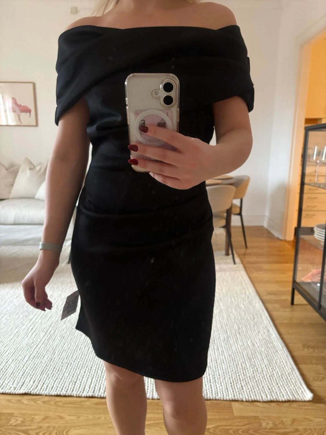 Svart offshoulder klänning ASOS