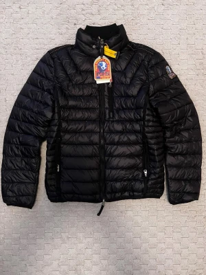 Svart Parajumpers jacka  - Helt ny, oanvänd.