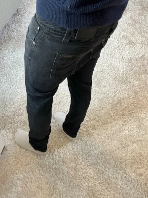 Nudie jeans Lean Dean  - Nudie Jeans | skick 9/10 | Storlek 32/32 | Pris - 599kr | Modellen är ca 180cm lång | Hör av dig vid minsta fråga eller fundering!!