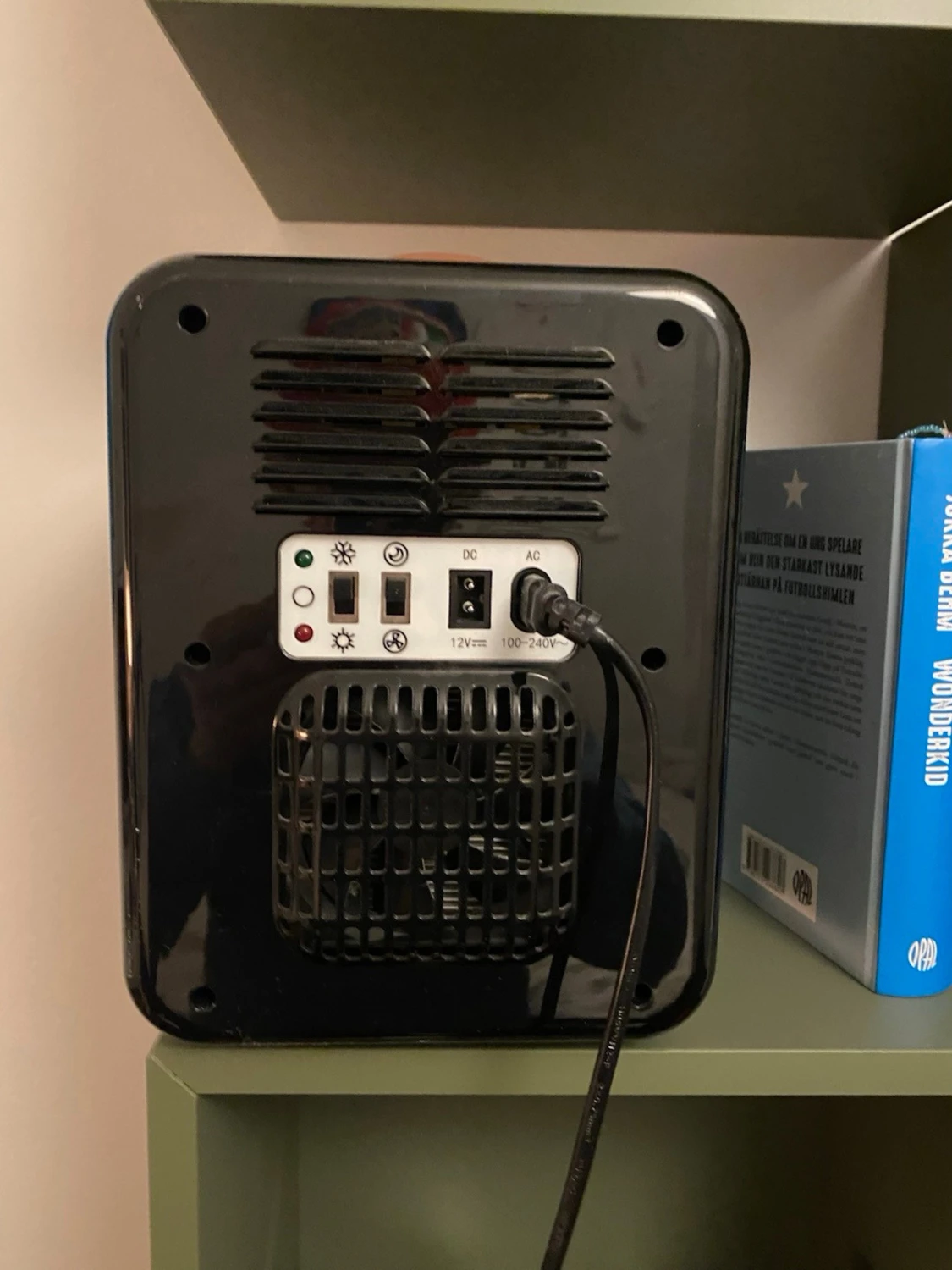 Svart sminkkylskåp med spegelfront - 2