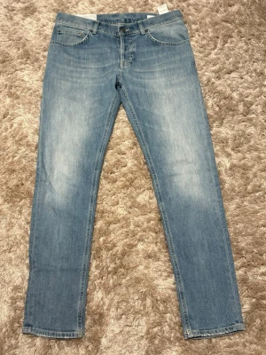 Dondup jeans  - modell| nius | Storlek 31| Skick 9/10| Pm för mer info!