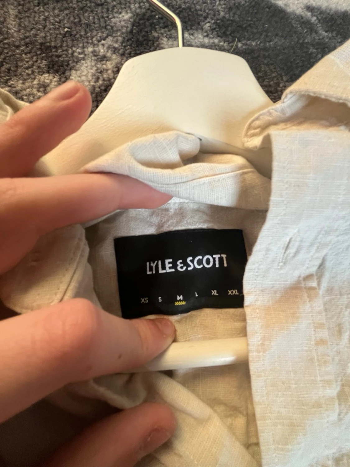 Beige skjorta från Lyle & Scott - 2