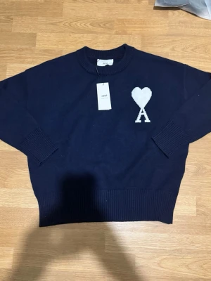 Ami Paris tjocktröja  - Inte använd