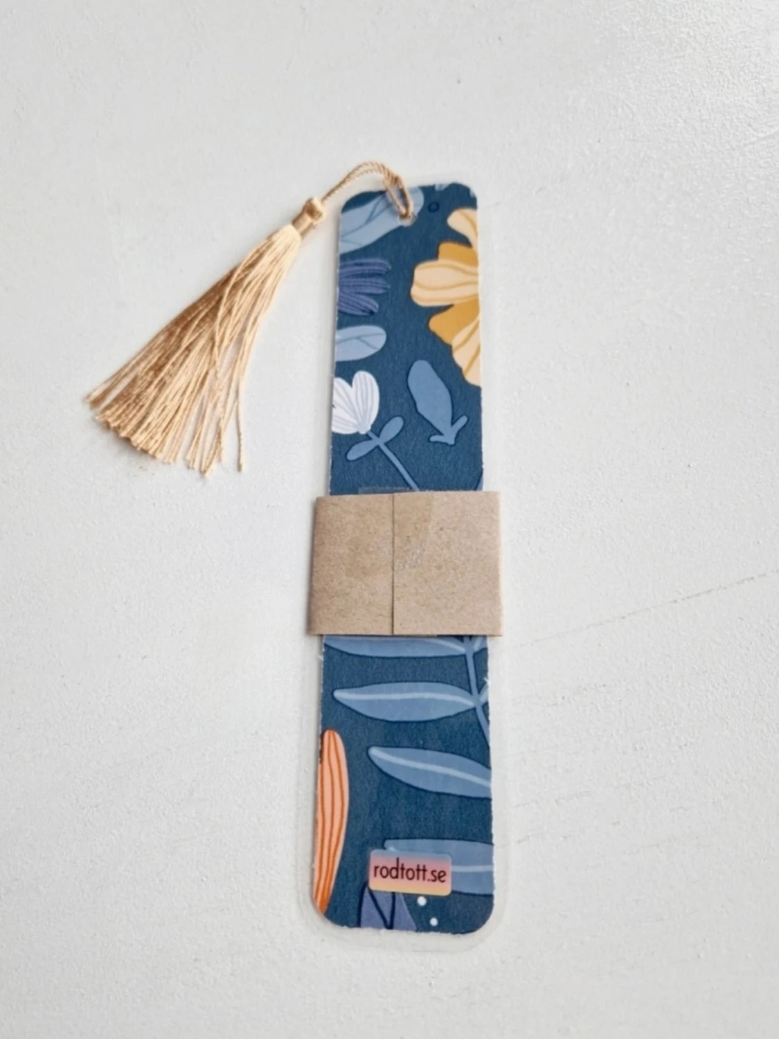 Blommigt bokmärke med tofs från Rödtott - 1