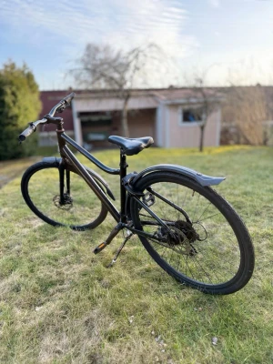 Cykel - Har haft cykeln 1 år. Bromsar och andra delar funkar bra. Ser faktiskt ut som ett helt ny cykel.