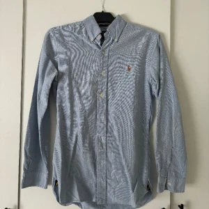 Ralph Lauren Skjorta - storlek S Slim Fit