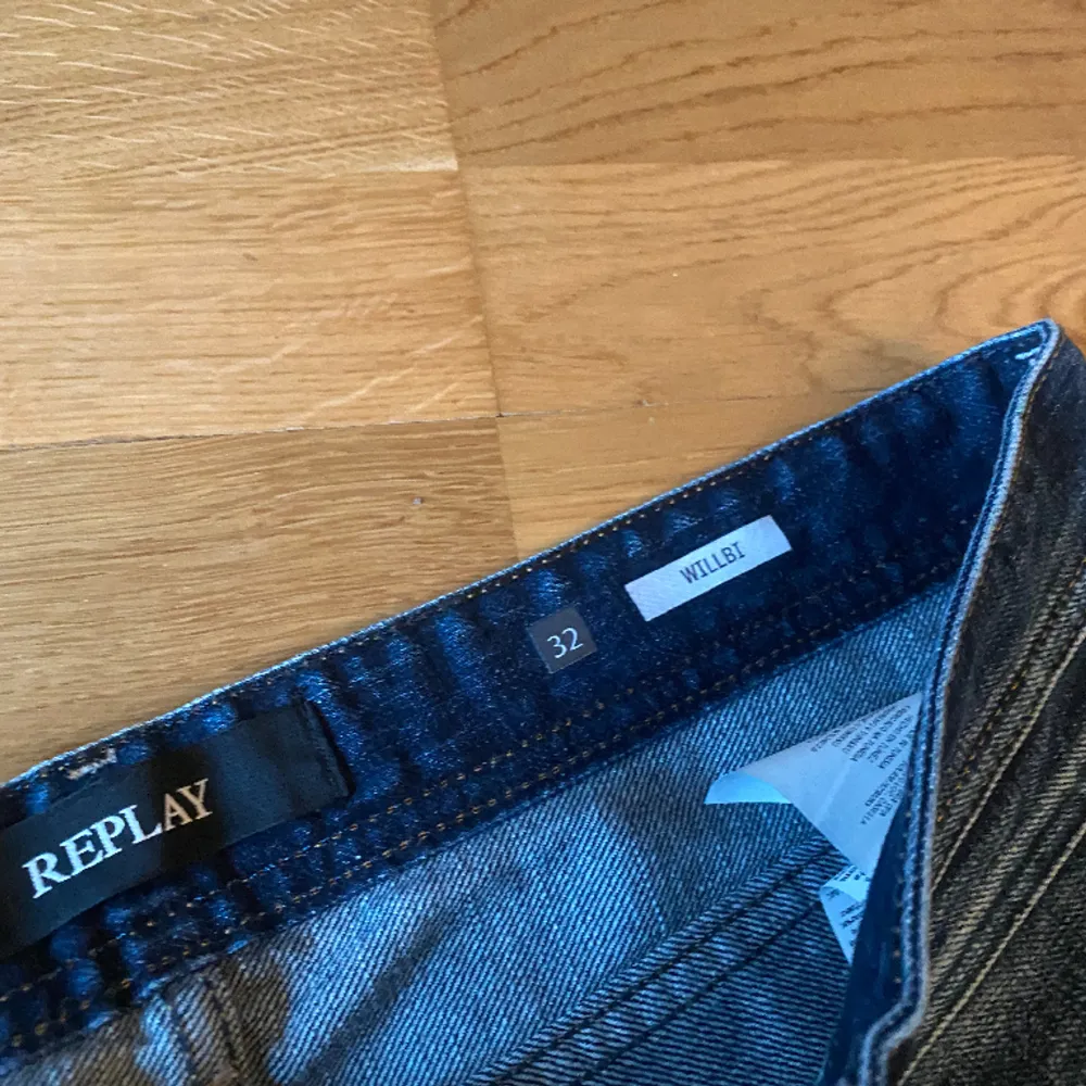 Perfekt skick helt oanvända 10/10 Har ej använt dessa jeans på grund utav storleken, pris kan diskuteras!!!  . Jeans & Byxor.