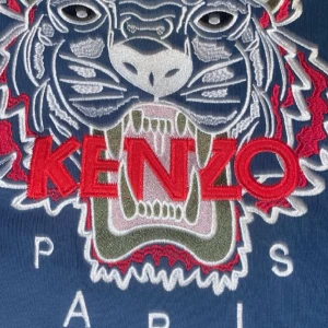 En Kenzo Troja  - ❗️Den är helt nytt. Jag köpte den från NK i Stockholm❗️ 