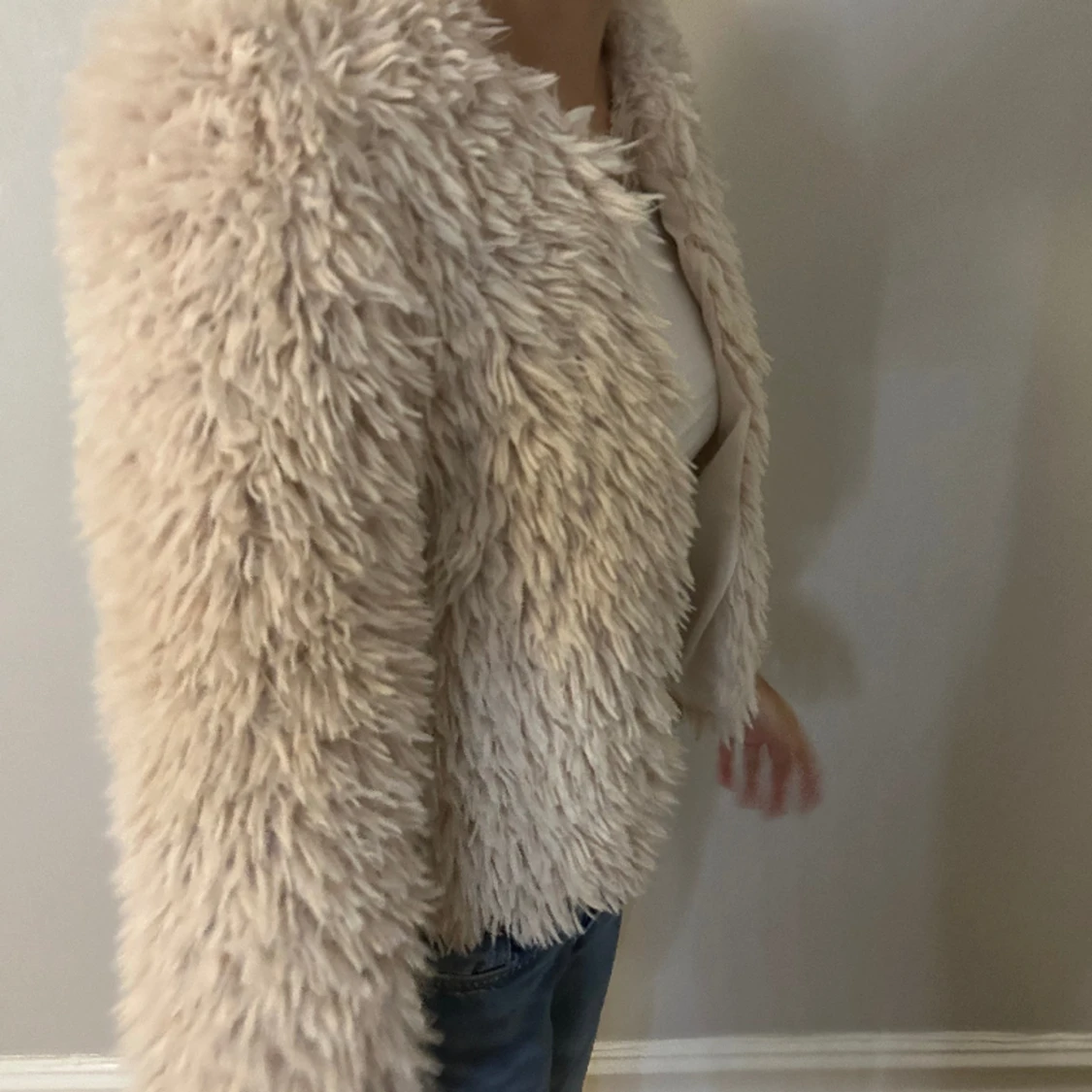 Fluffig jacka/kofta - 91