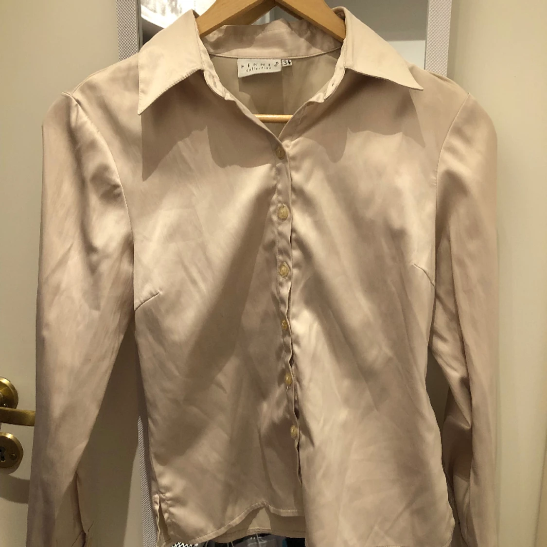 Champagnefärgad vintage blus