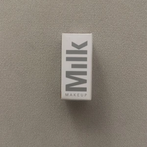 milk bronzer  - Hej! Jag köpte den här milk bronzern idag i Sephora men jag säljer den eftersom att den är för mörk för mig. Har aldrig används, bara testat på min hand ❤️ (färgen blaze)