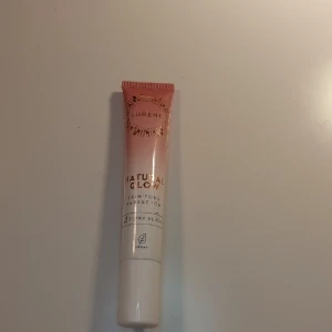 Lumene cream blush - Lumene cream blush i färgen (4 berry blush?) Helt ny endast testad på handen.