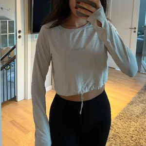 Gymshark tröja - Jätteskön och tunn tröja. Helt oanvänd! Storlek M 