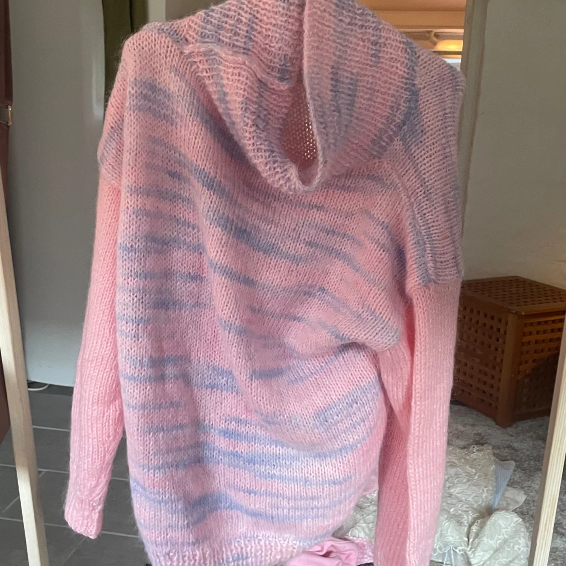 Stickad tröja, lokal tillverkare, Skåne  - 90