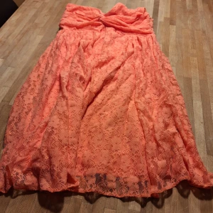 Klänning  - Använt ett fåtal gånger. Inga defekter. Storlek 38.