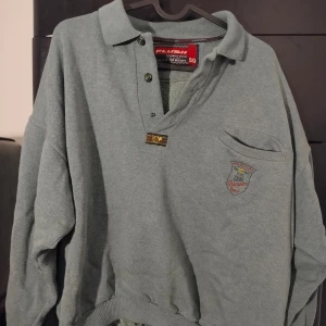 Sweatshirt Vintage  - Grey/blue Small holes in right sleeve, see pic Good condition otherwise