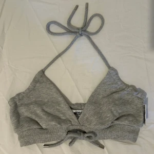 HM X MOSCHINO Bralette - Aldrig använd, mycket bra skick. 