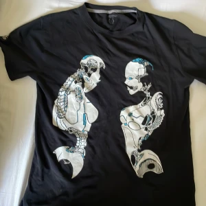  Skön CyberDog tröja använd ett par gånger. - Storlek L och sitter bra på mig som är 180.