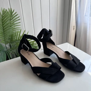 Klackar  - Klackar är använda endast en gång, klacken är 4,5 cm