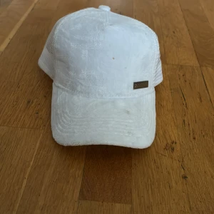 Maggiore - Lite smutsig men går att tvätta bort pris går att diskutera!! 