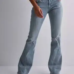 True religion jeans kommer inte till användning längre, i nytt skick köpts från början för 1200kr.💗