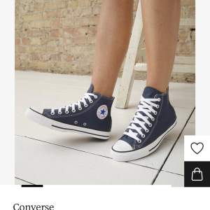 Helt nya Converse, verkligen aldrig använda, storlek 39, nypris: 800, säljer för 500 💕